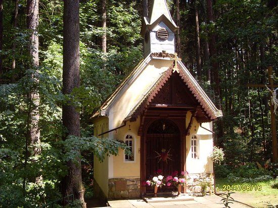 Leśna Kapliczka Matki Boskiej Bolesnej